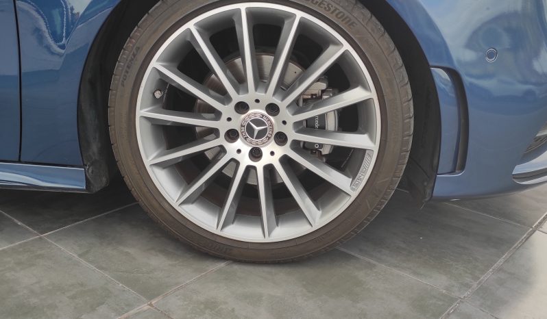 MERCEDES-BENZ Clase A 180 7G-DCT AMG Line lleno