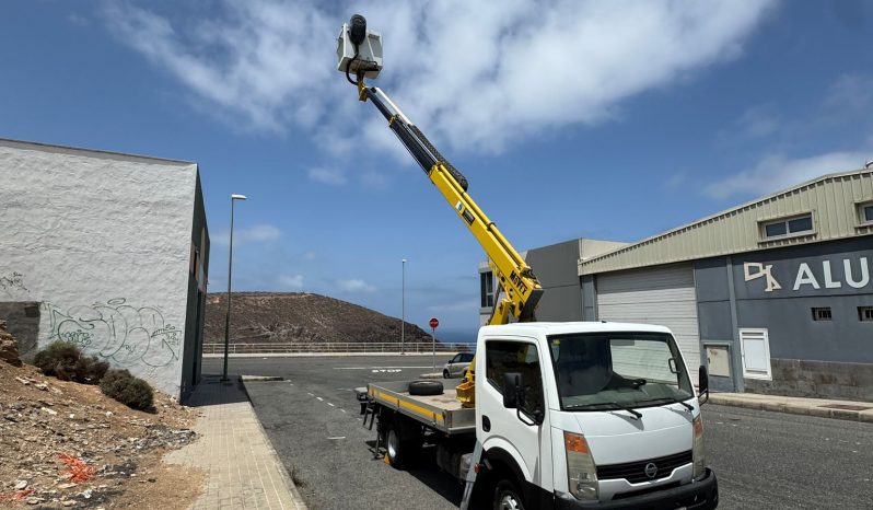 Nissan Cabstar Cabina simple con Plataforma lleno