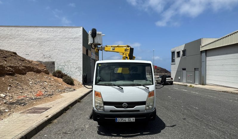 Nissan Cabstar Cabina simple con Plataforma lleno