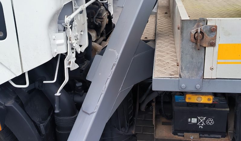 Nissan Cabstar Cabina simple con Plataforma lleno