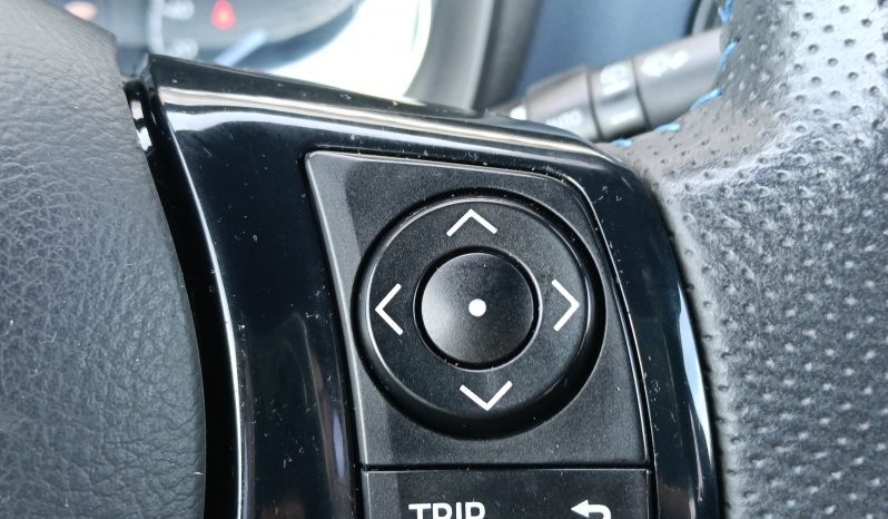 TOYOTA YARIS ACTIVE TECH 1.5 HÍBRIDO 101 CV lleno