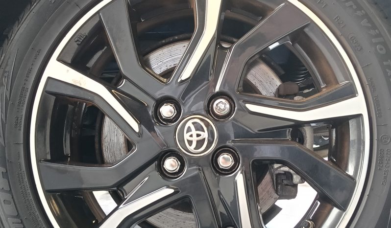 TOYOTA YARIS ACTIVE TECH 1.5 HÍBRIDO 101 CV lleno